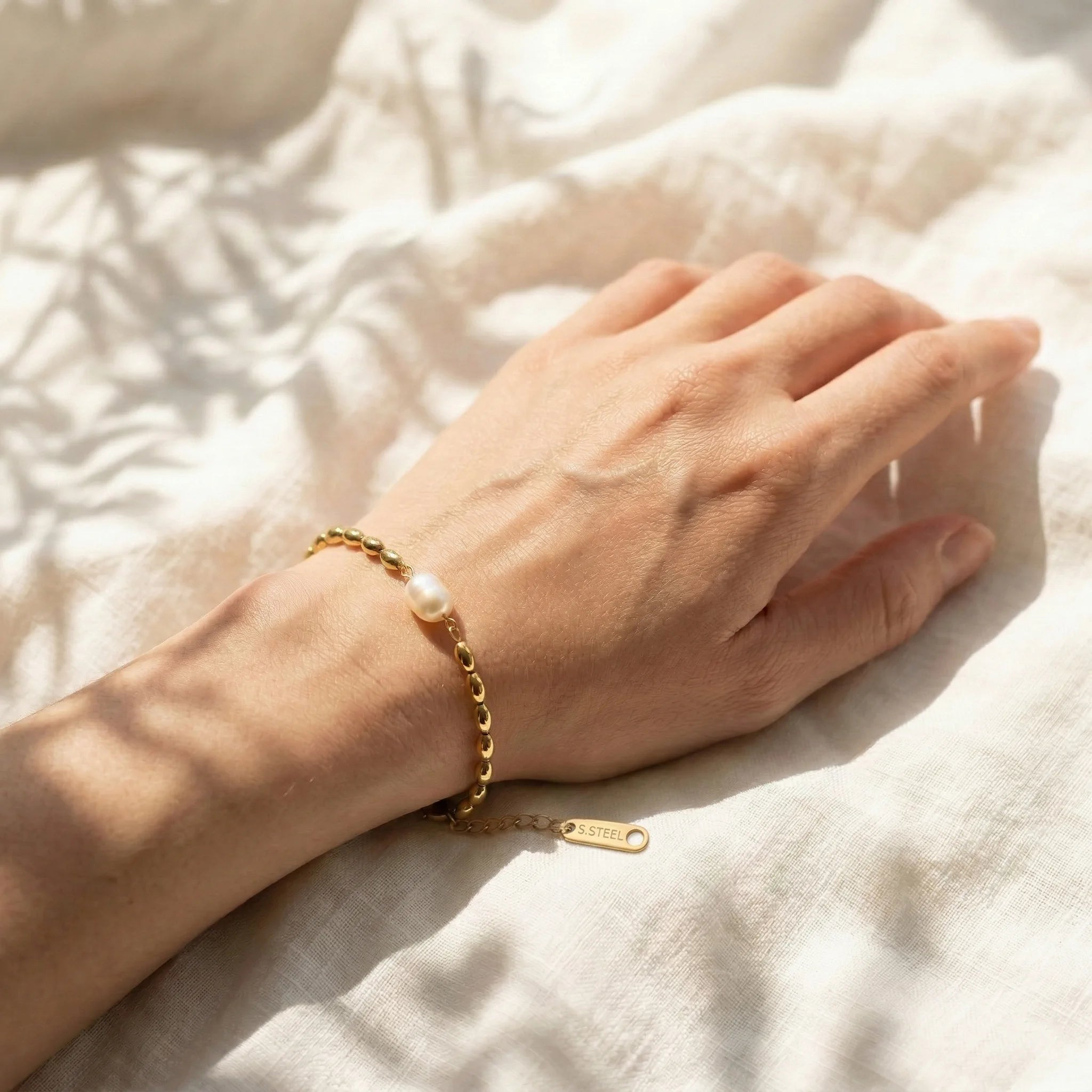 The LUNA Solitaire Bracelet
